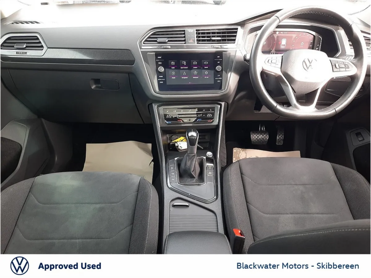 Volkswagen Tiguan 2.0TDI 150BHP ELEGANCE AUTOMATIC - Image 3
