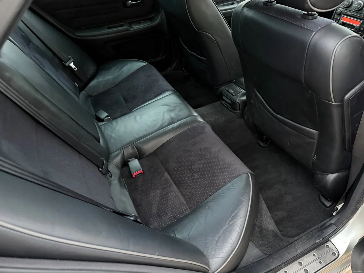 2000 LEXUS IS200 SPORT | LSD | SUNROOF | PRIVACY - Image 4