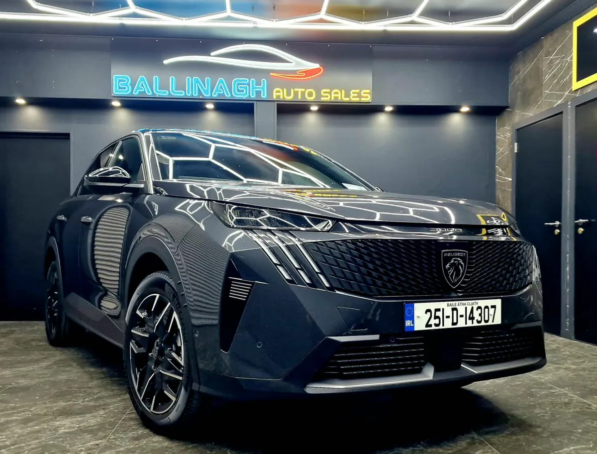 PEUGEOT 1.2 MHEV ALLURE - Image 3