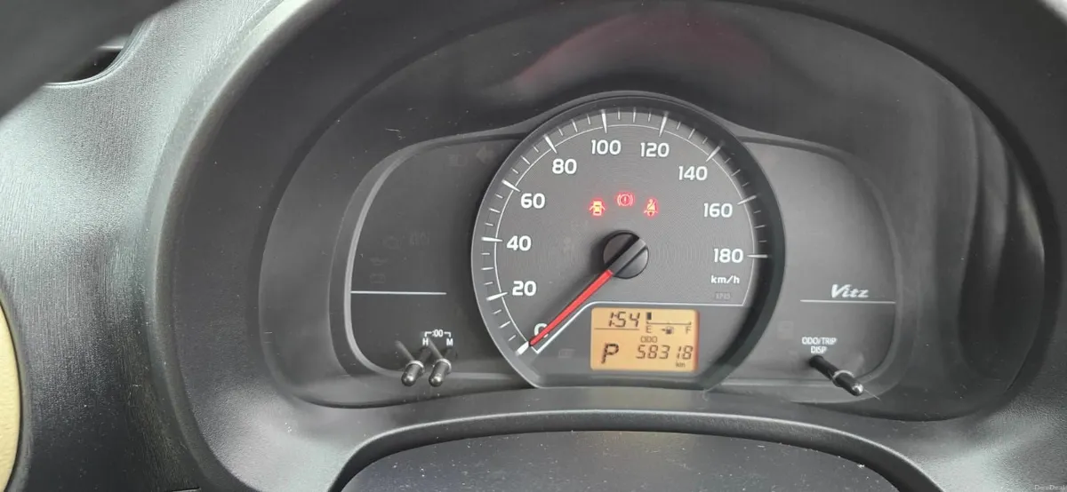 Toyota Vitz 2011 auto - Image 2