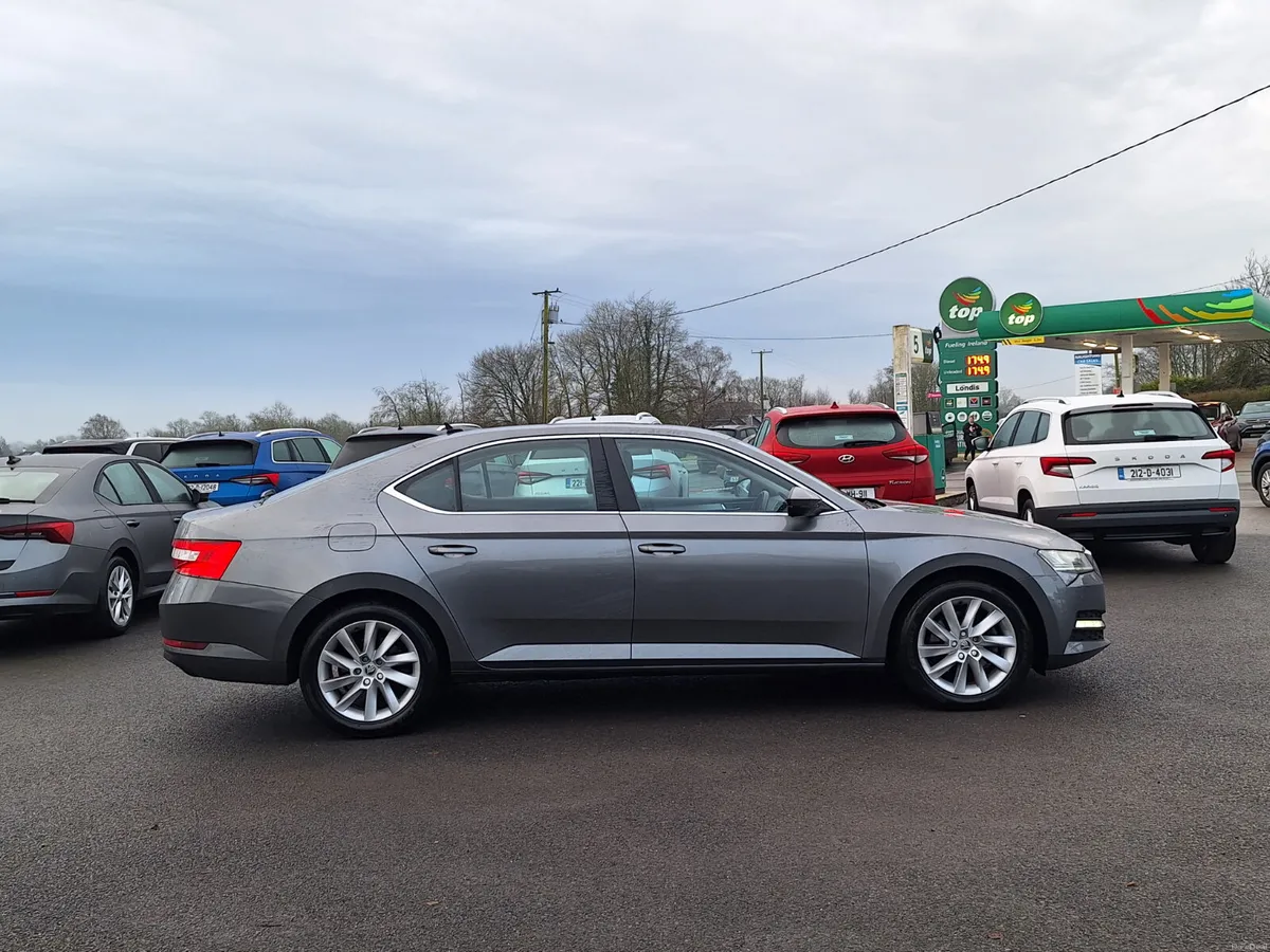 Superb 2.0 Tdi *High Spec/Heated Seats/App Connect - Image 2