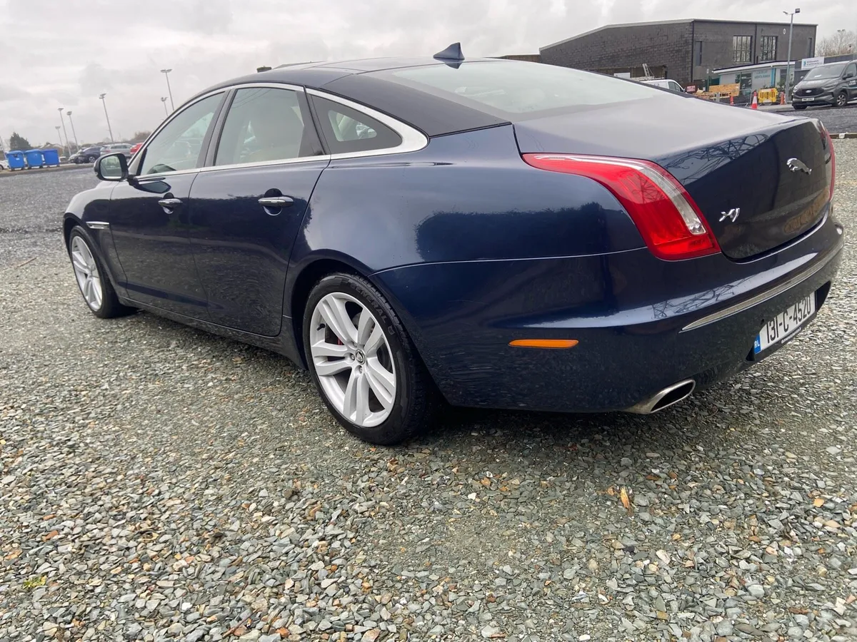 2013 Jaguar XJ 3.0 V6 Diesel PREMIUM LUXURY - Image 3