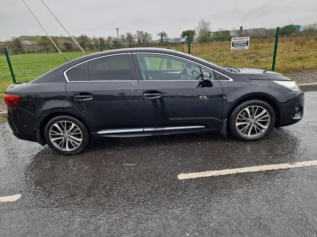 Toyota Avensis 2016 - Image 2