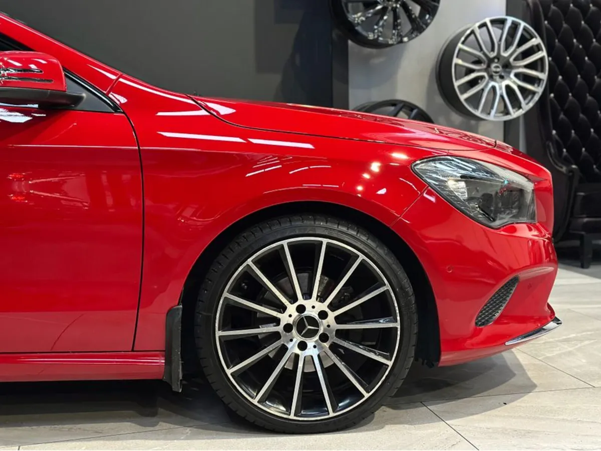 200D SPORT 4DR AUTO - Image 4