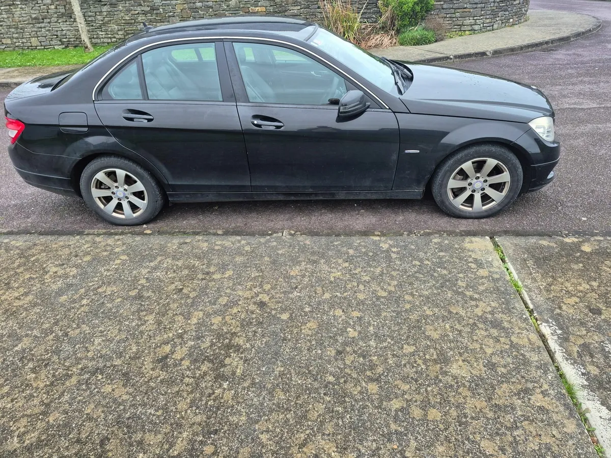 Mercedes-Benz C-Class 2010 - Image 4