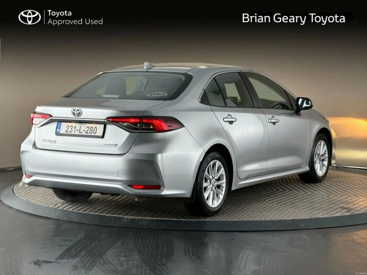 Toyota Corolla HYBRID LUNA SALOON - Image 2