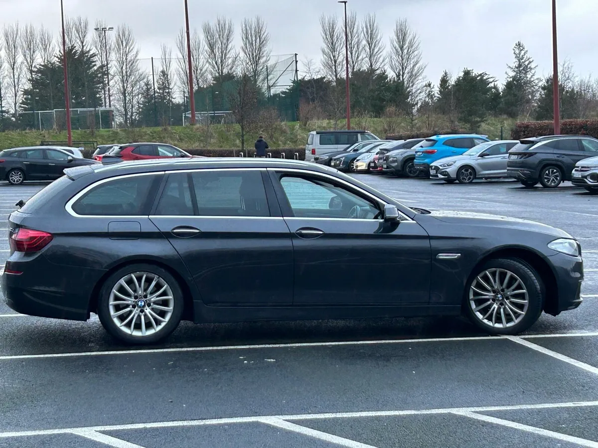 BMW 5 SERIES TOURING LUXURY - Image 2