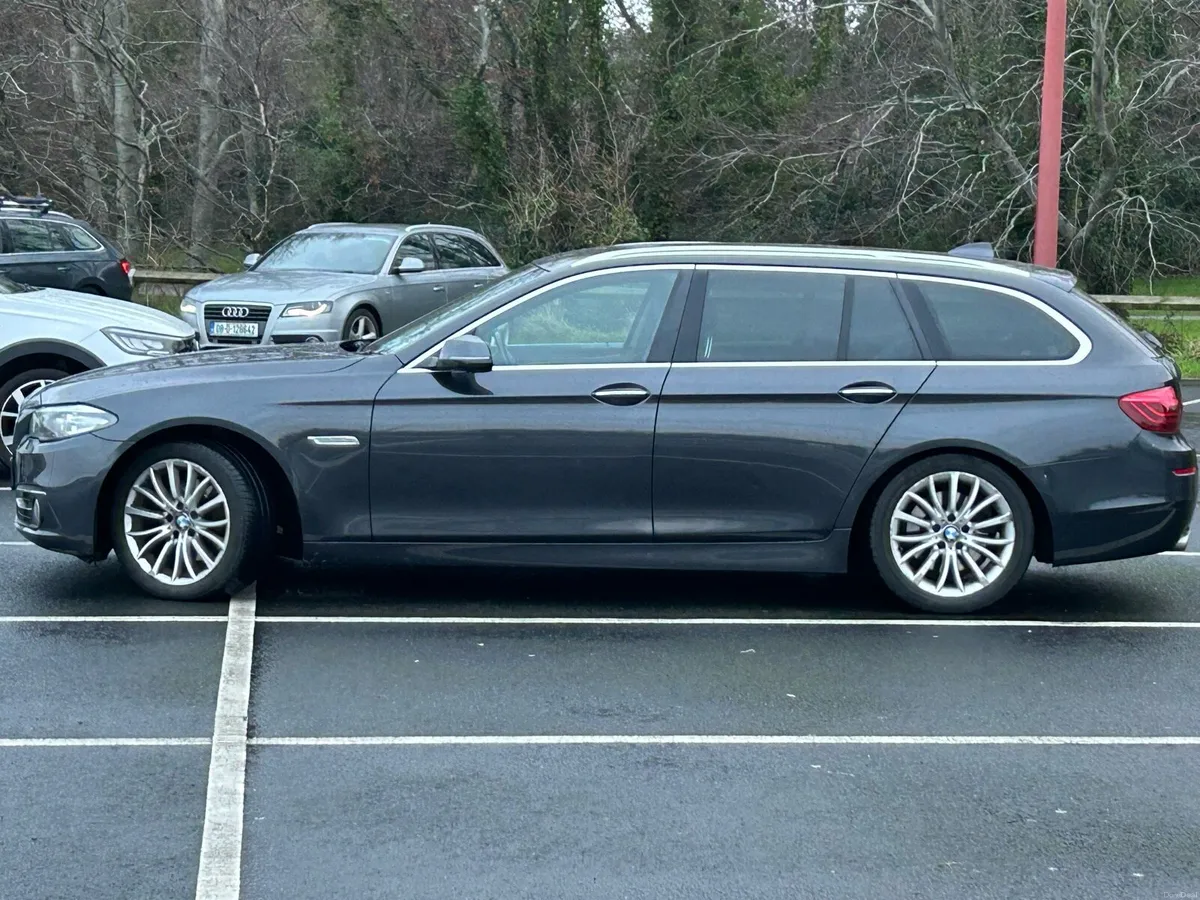 BMW 5 SERIES TOURING LUXURY - Image 3