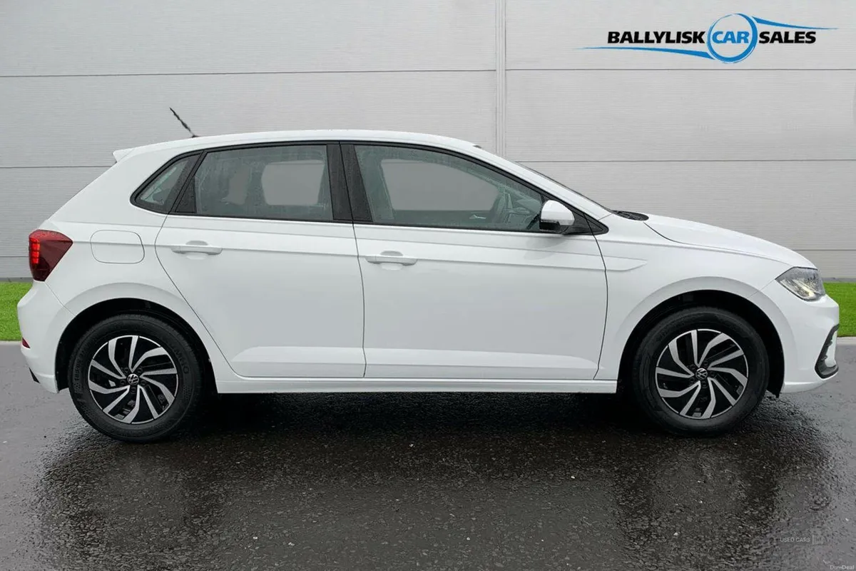 Volkswagen Polo 1.0 80PS EVO Life in White with 33 - Image 3