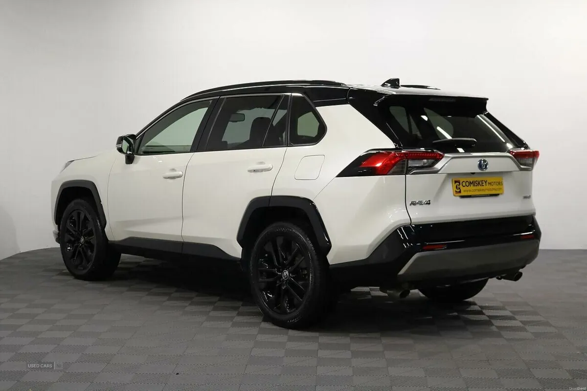 Toyota RAV4 VVT-h Dynamic - Image 4