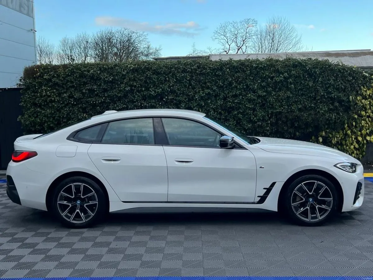 BMW i4 M-SPORT XDRIVE40e COUPE // VIRTUAL COCKPIT - Image 2
