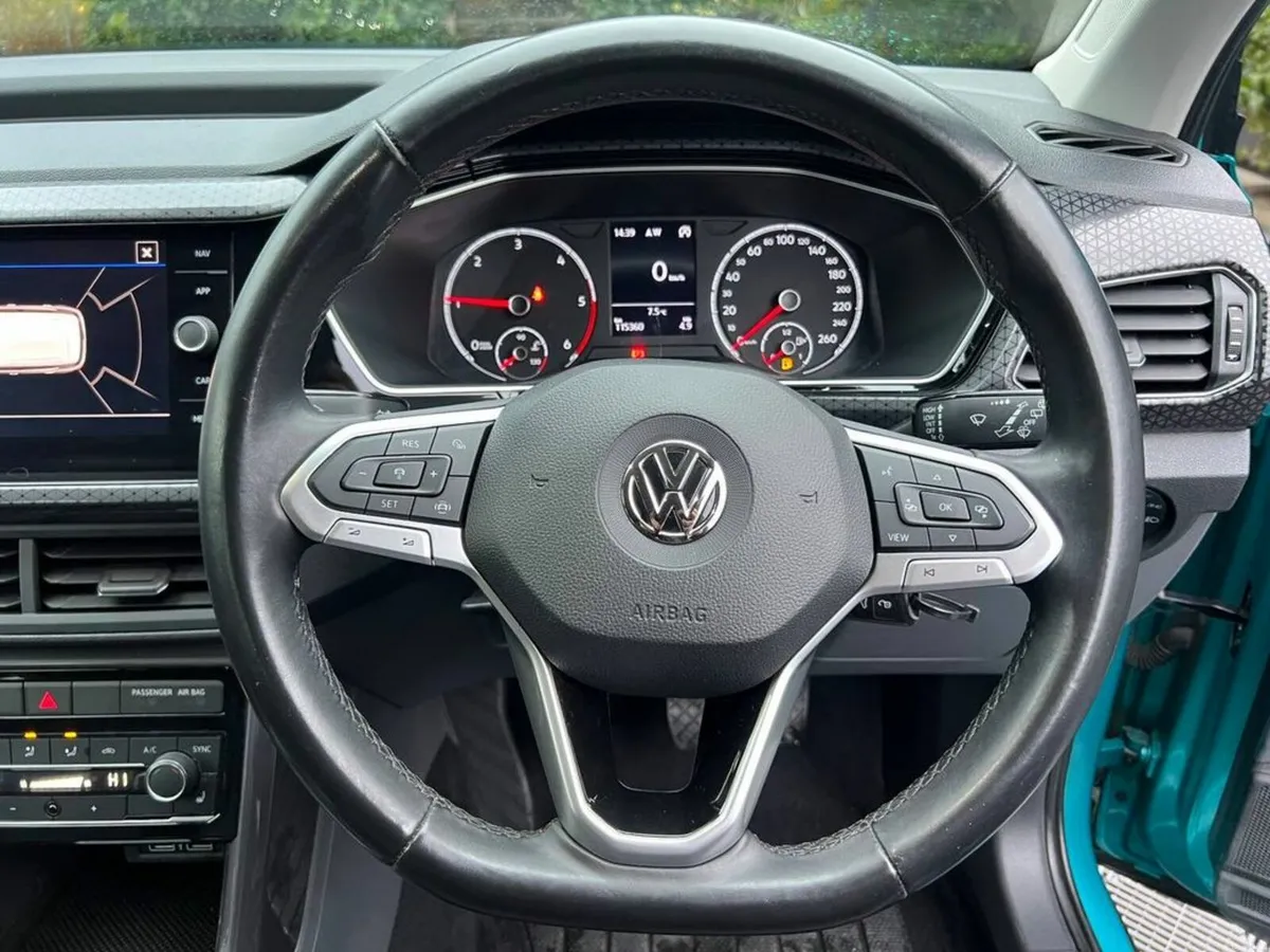 Volkswagen T-Cross R-LINE 1.6 TDI // APPLE CARPLAY - Image 4