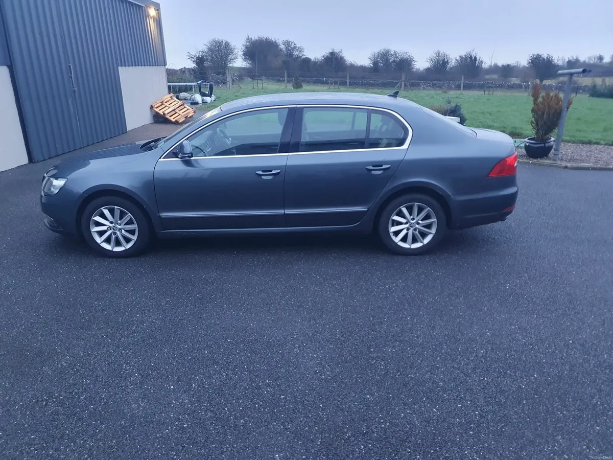 Skoda Superb 2015 - Image 2