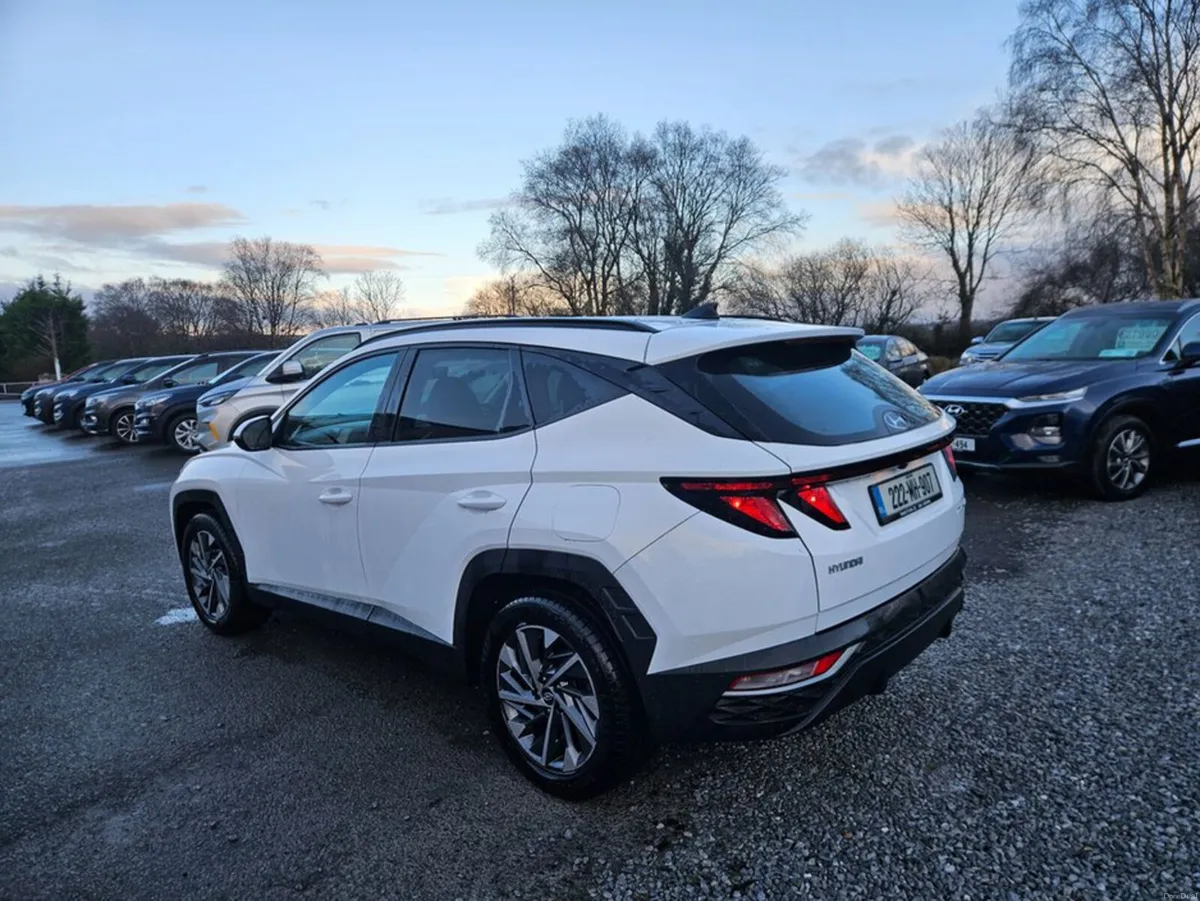 Hyundai Tucson Executive 5DR - Image 2