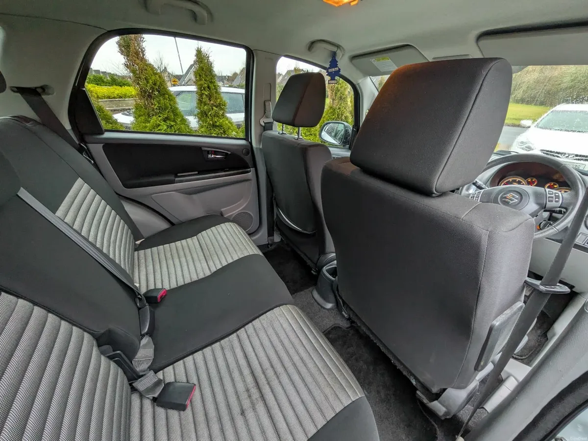 Suzuki SX4 2011 - Image 4