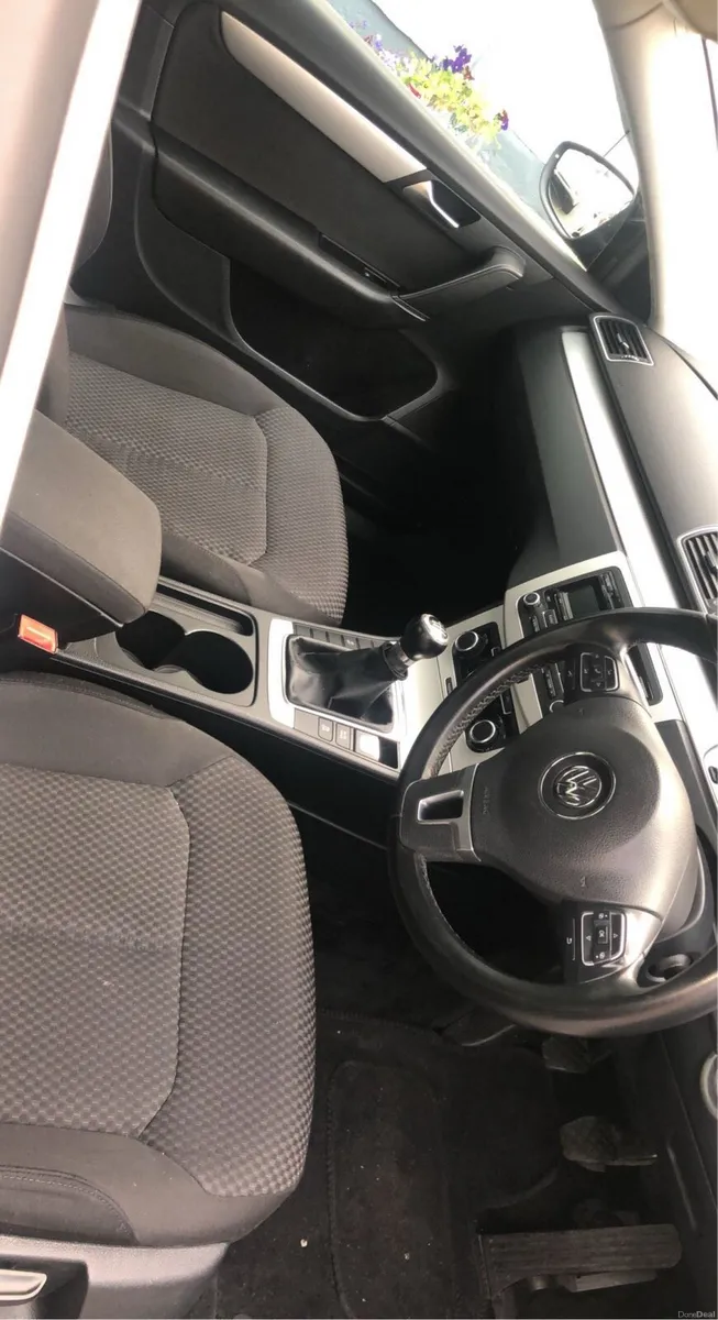 Volkswagen Passat *NCT 02/27* - Image 3
