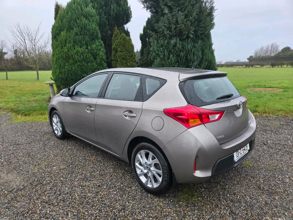 Very Low Mileage Toyota Auris 1.4 Diesel - Image 4