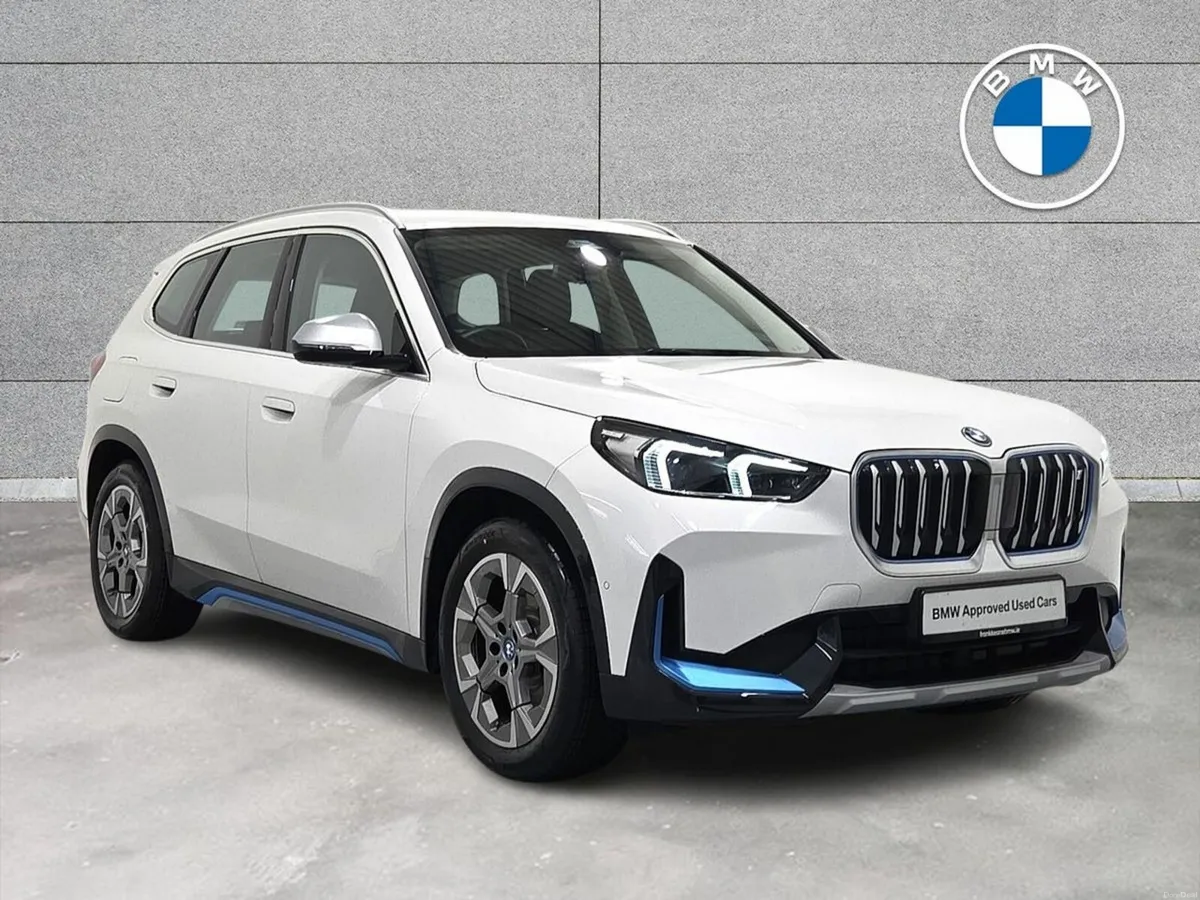 BMW iX1 xDrive30 xLine - Image 1