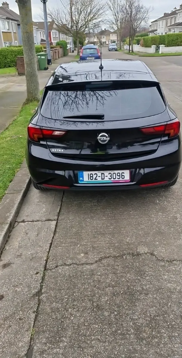 Opel Astra 2018 - Image 4