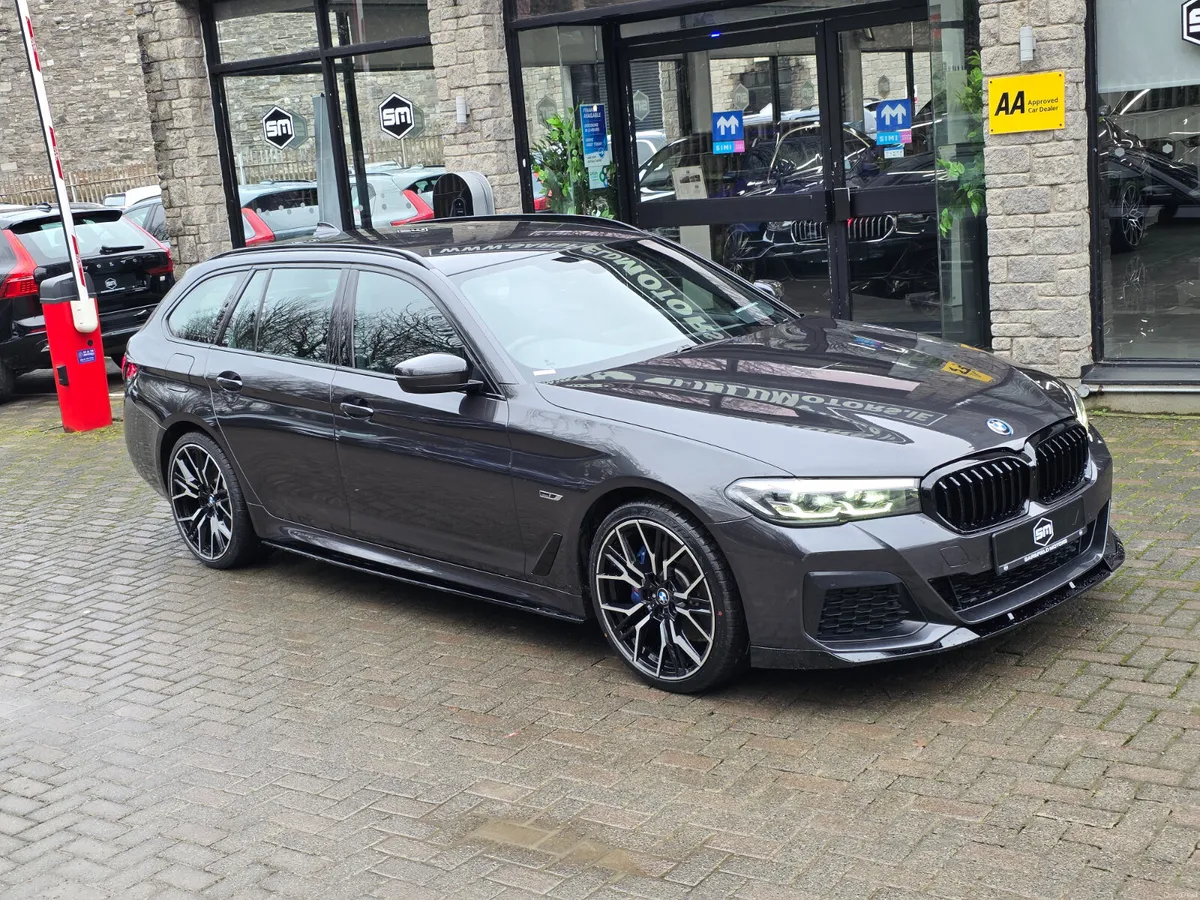 2023 BMW 530 E M-SPORT TOURING. - Image 4