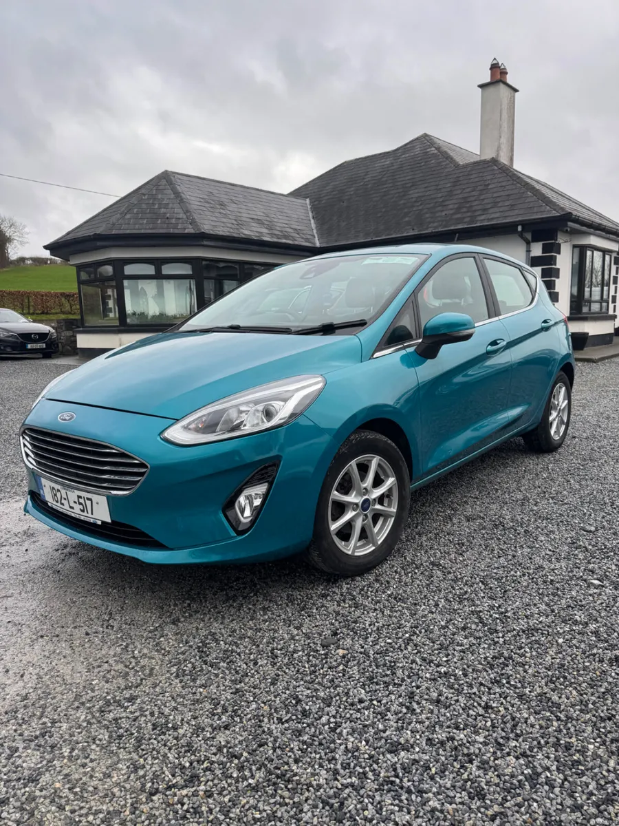 Ford Fiesta 2018 titanium very low km - Image 2