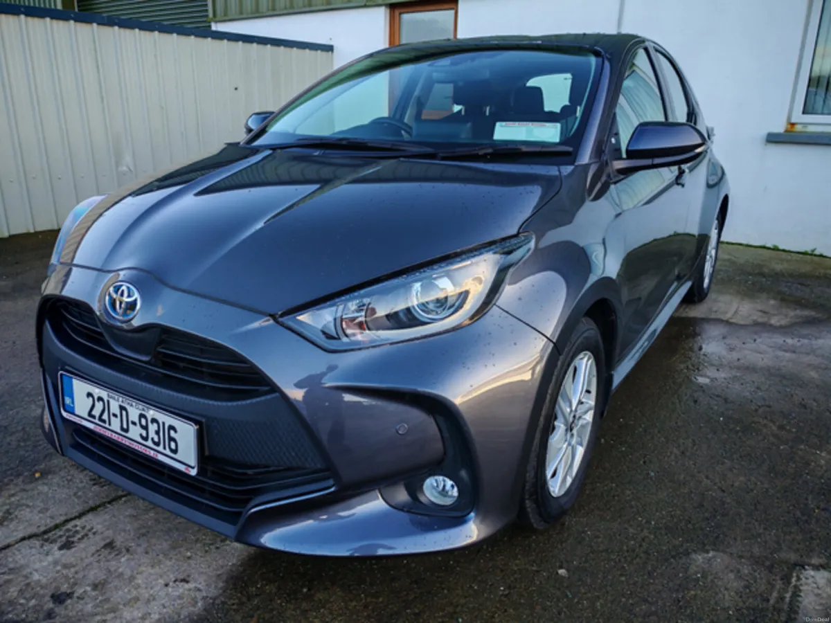 2022 TOYOTA YARIS HYBRID LUNA AUTO 4DR - Image 3