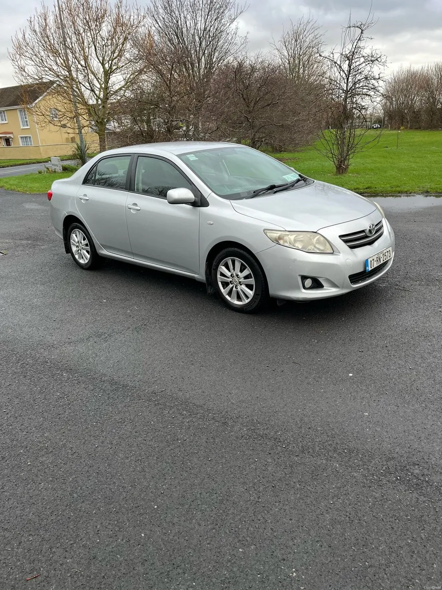 Toyota Corolla 1.4 saloon 2007 - Image 1