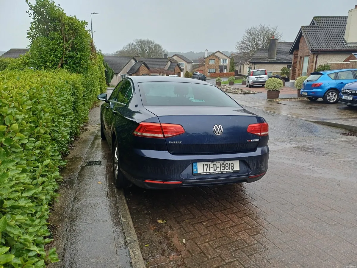 Volkswagen Passat 2017 - Image 3