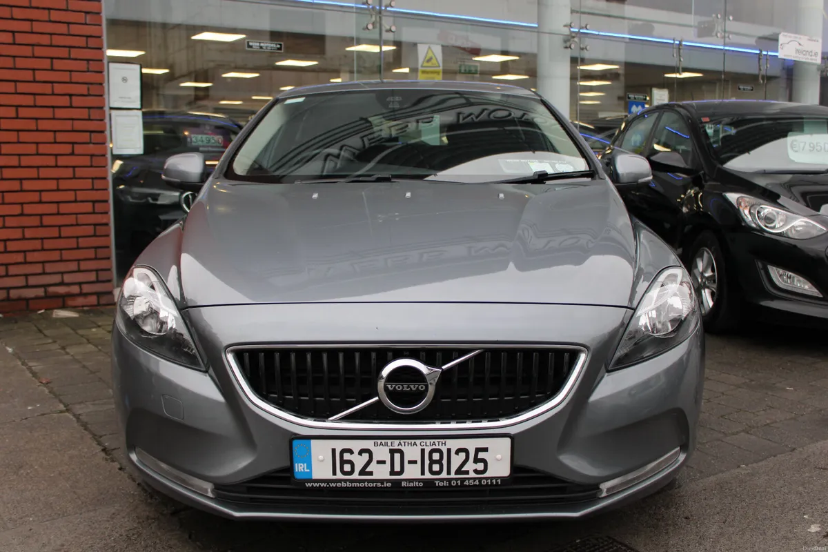 IRISH NEW  V40 GT  2.0L DIESEL AUTOMATIC - Image 2