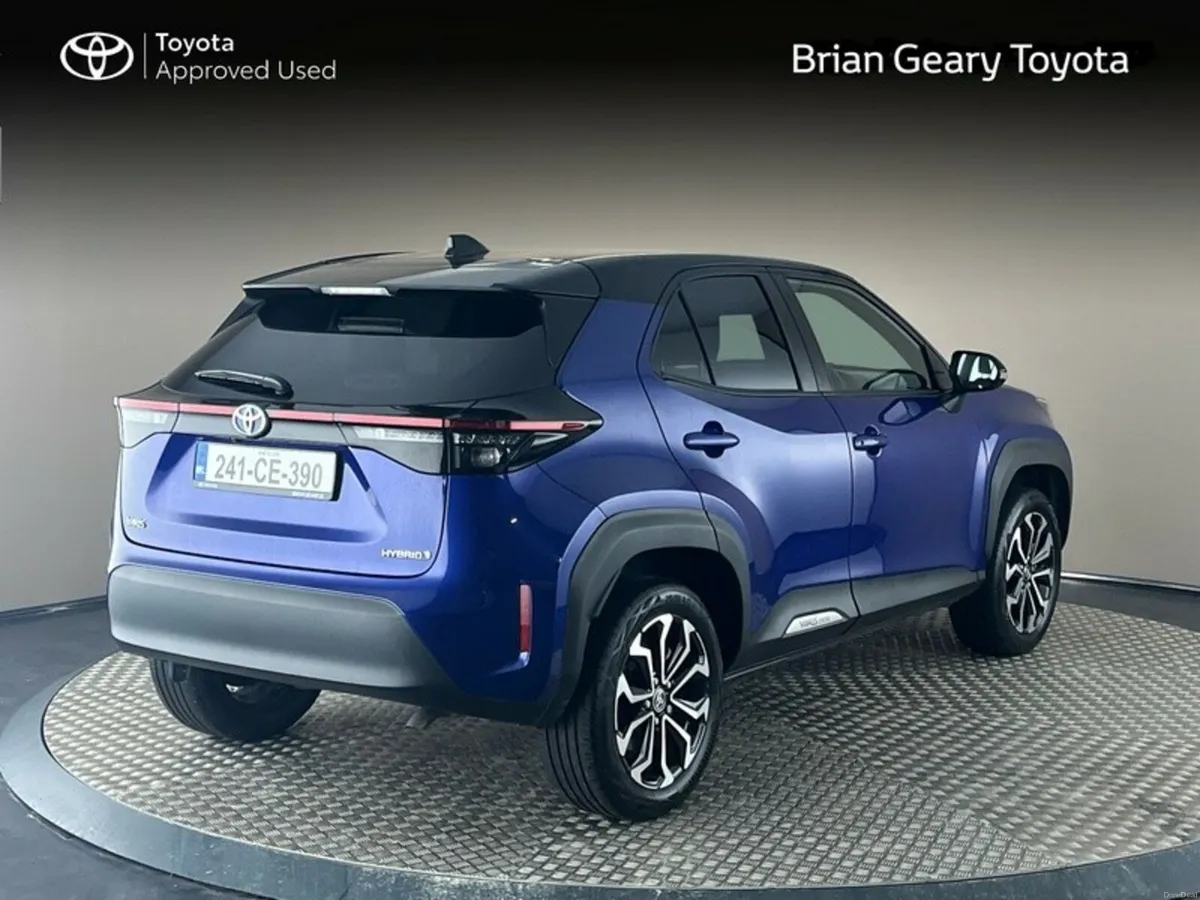 Toyota Yaris Cross HYBRID LUNA SPORT BI-TONE - Image 2