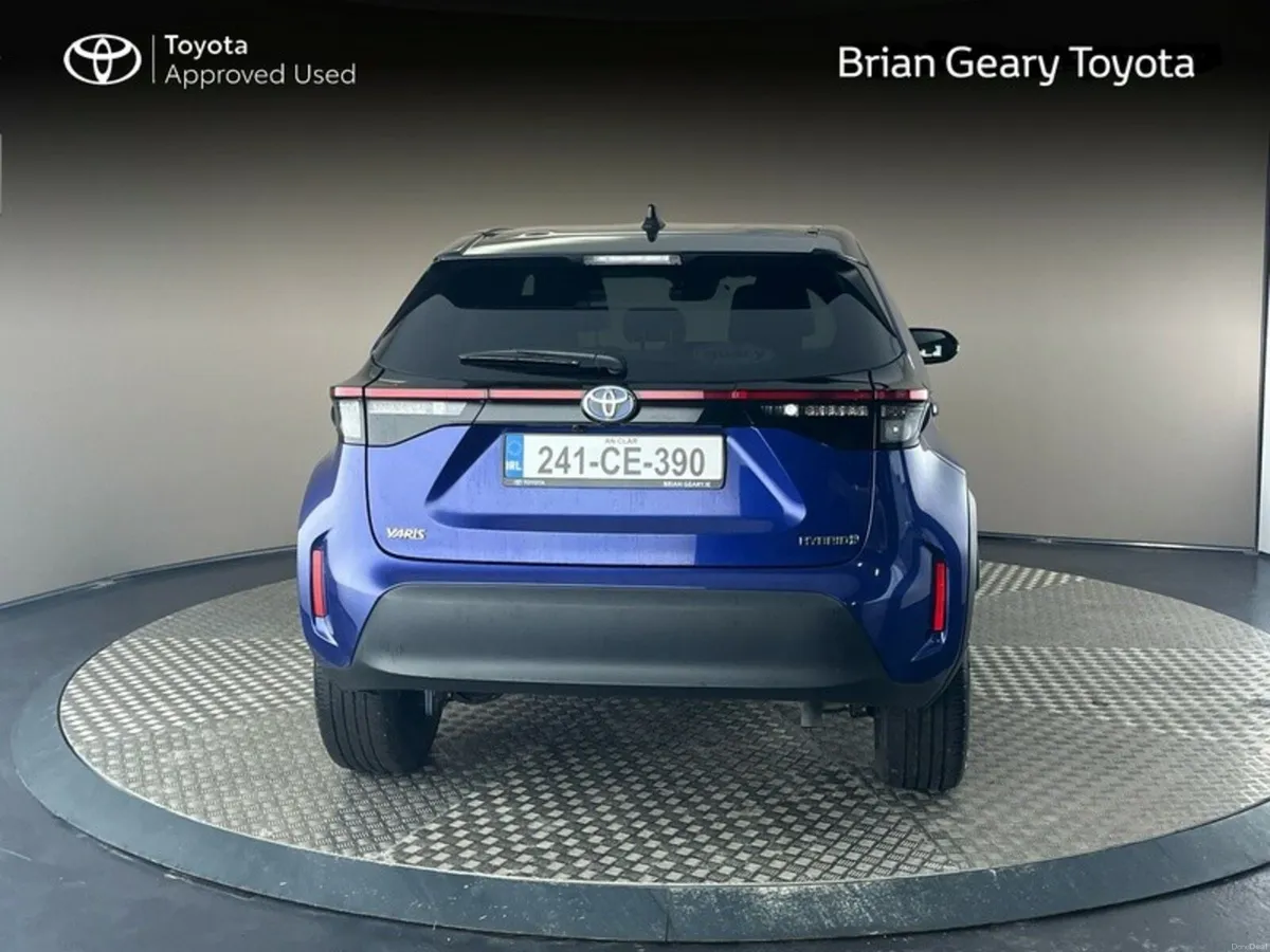 Toyota Yaris Cross HYBRID LUNA SPORT BI-TONE - Image 4