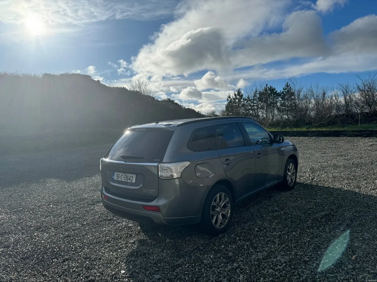 Mitsubishi Outlander 2015 - Image 3