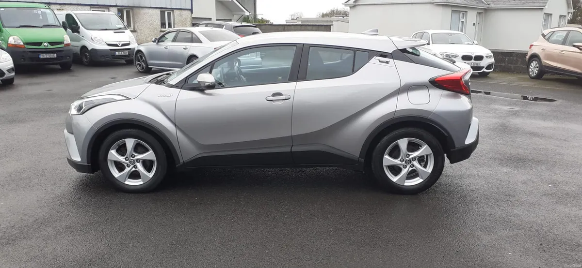 2018 Toyota C-HR Luna 1.8 Hybrid Auto - Image 3