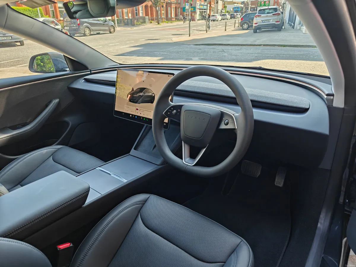 2025 (252) Tesla Model 3 RWD - Image 6