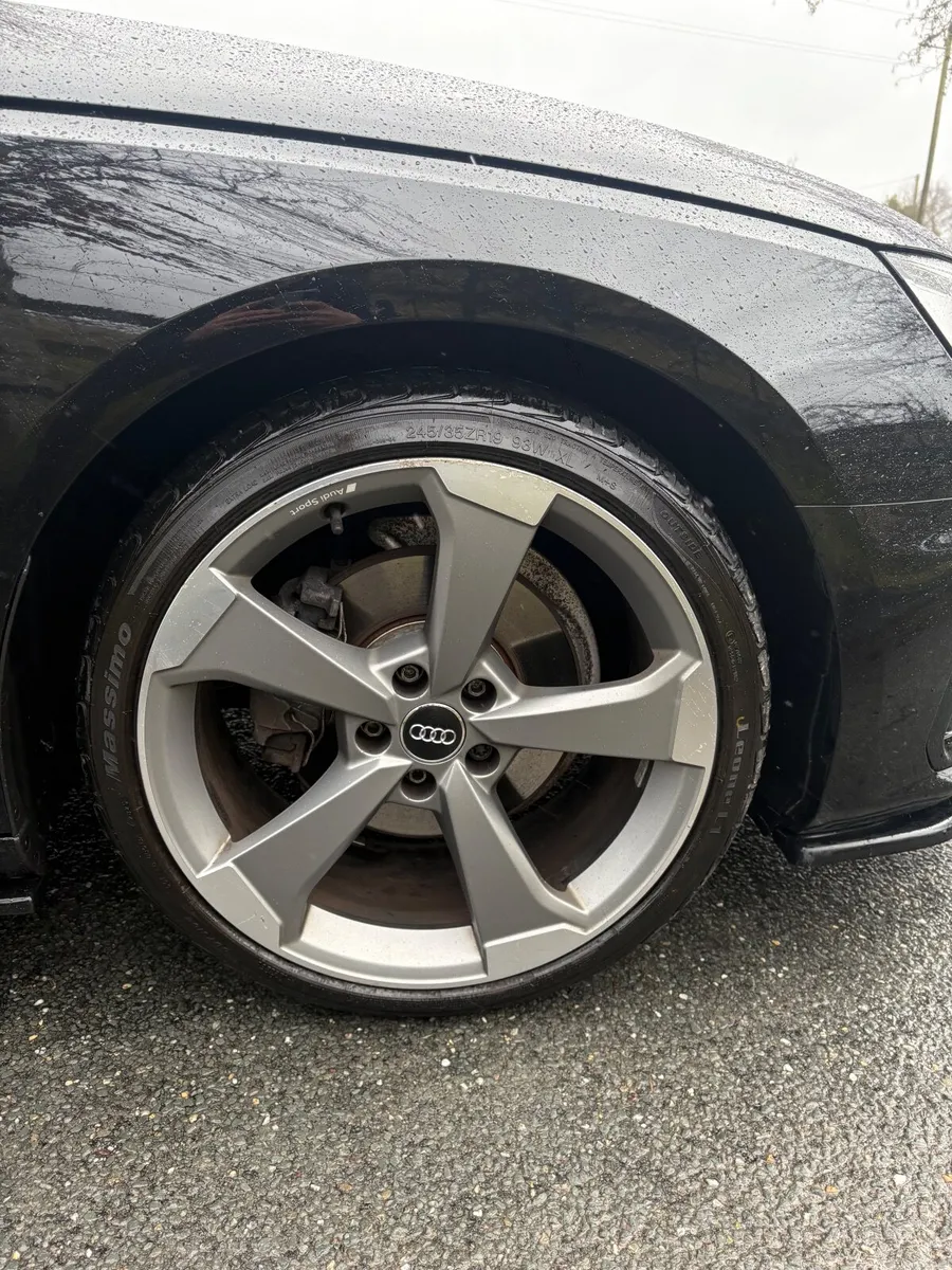 Audi A4 S-Line Black Edition - Image 4