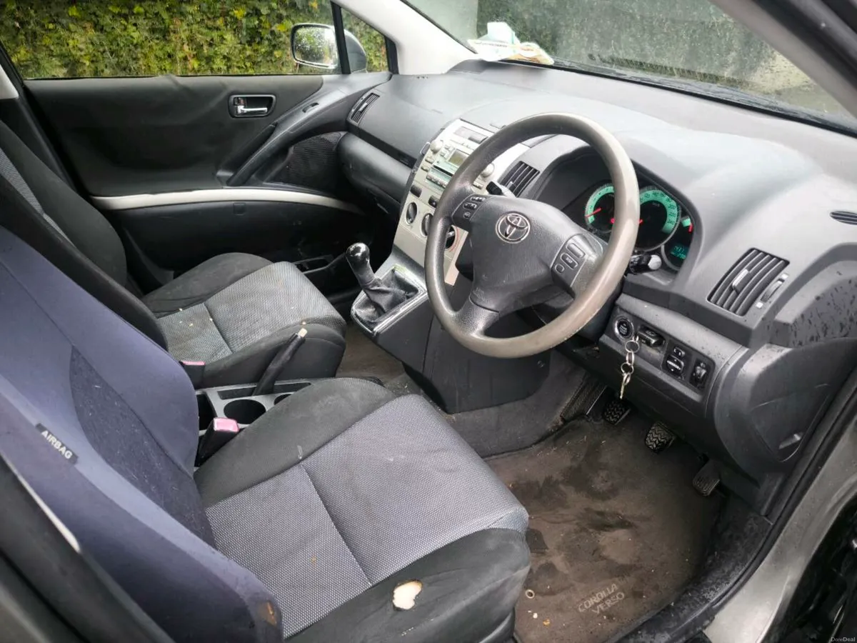 Toyota Corolla Verso - Image 4