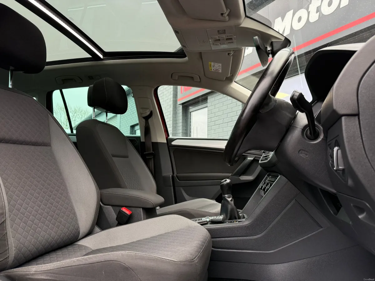 (171) Volkswagen Tiguan Comfortline//Pan Roof//NCT - Image 6