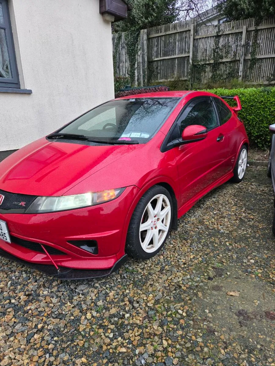 Honda civic type R - Image 2