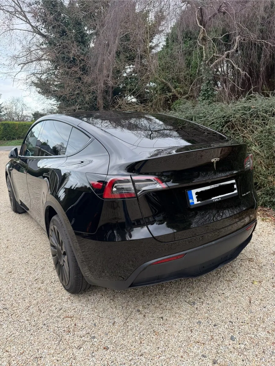 Tesla Model Y Long Range AWD - Image 4