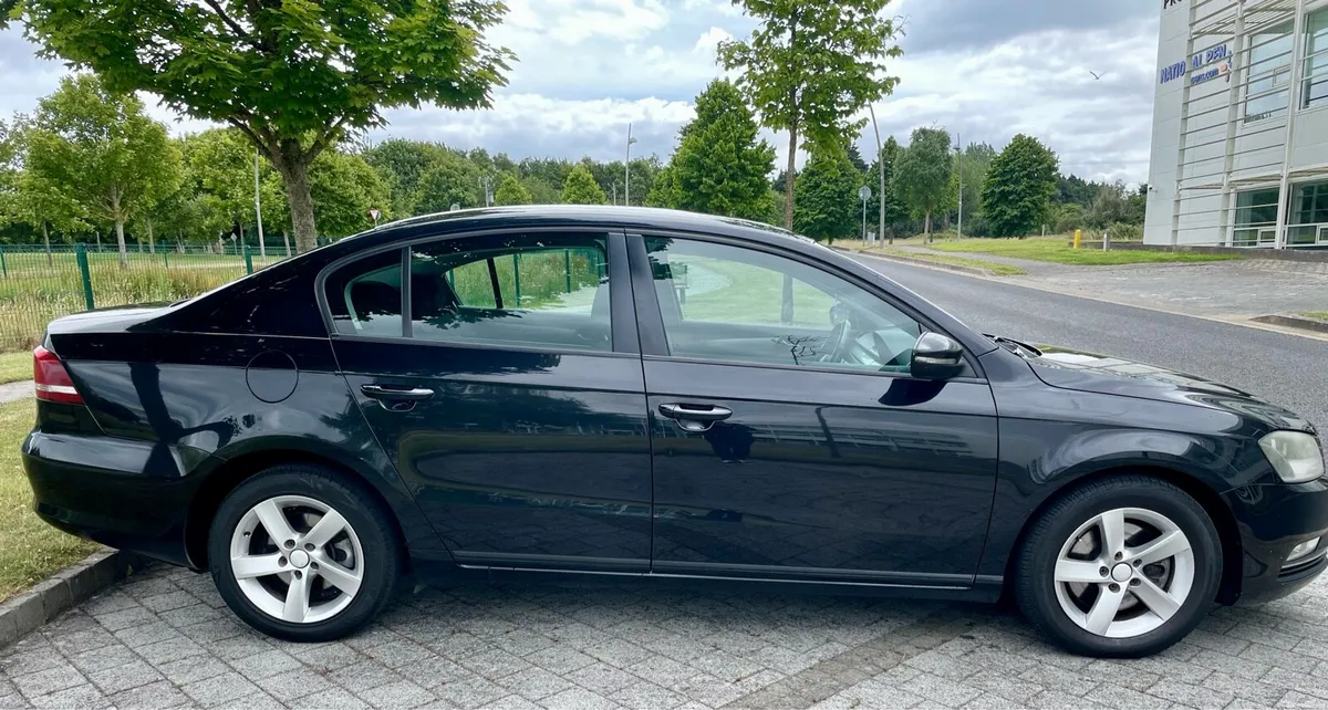 Volkswagen Passat - Image 3