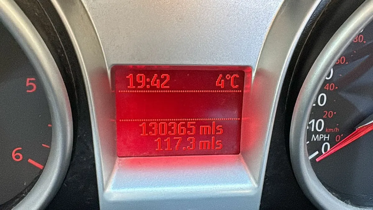 2010 Ford Focus 1.6 TDCI Tax 02/26 - Image 3