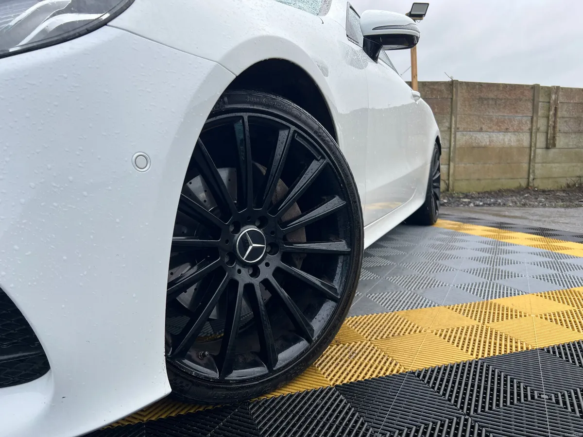 Mercedes-Benz E-Class Coupe AMG Sport - Image 3