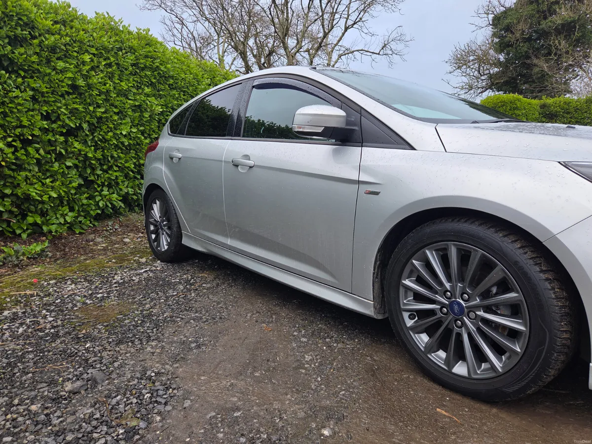 2018 Ford Focus St-Line - Image 4