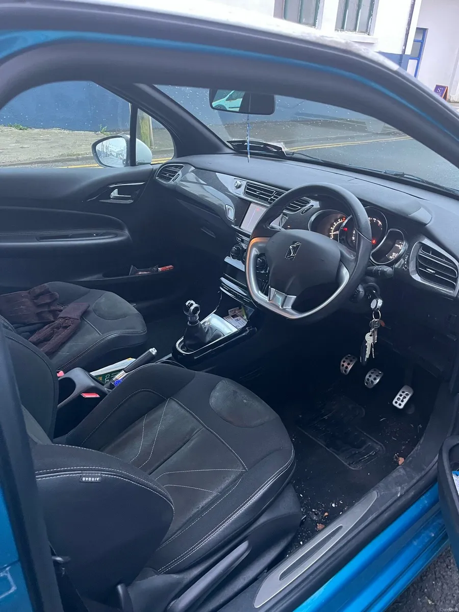 Citroen DS3 2018 1.6D Blue HDI  Elegance  Low KM - Image 5