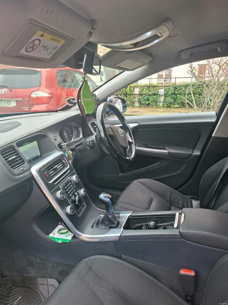 142 Volvo v60 D4 Diesel - Image 4
