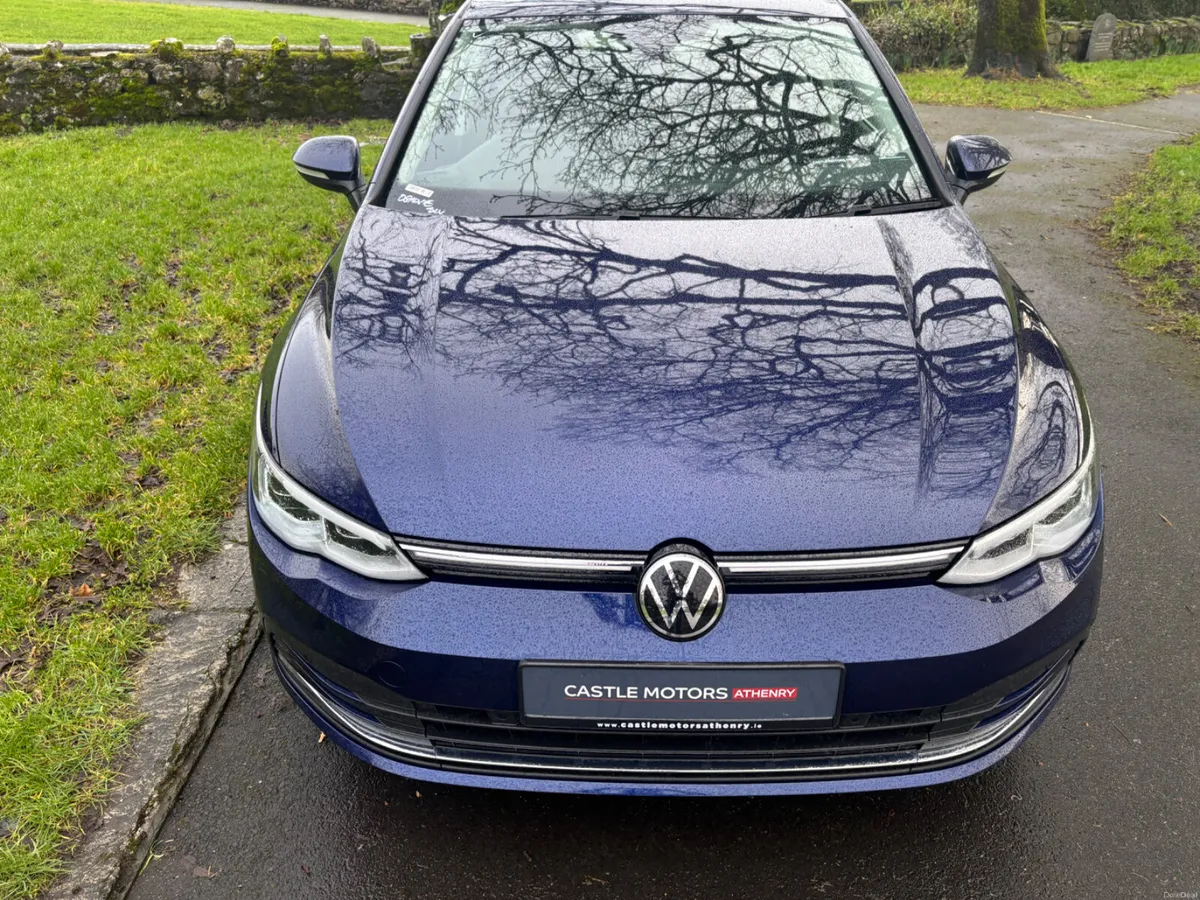 Volkswagen Golf GTE 2023 with good spec - Image 3