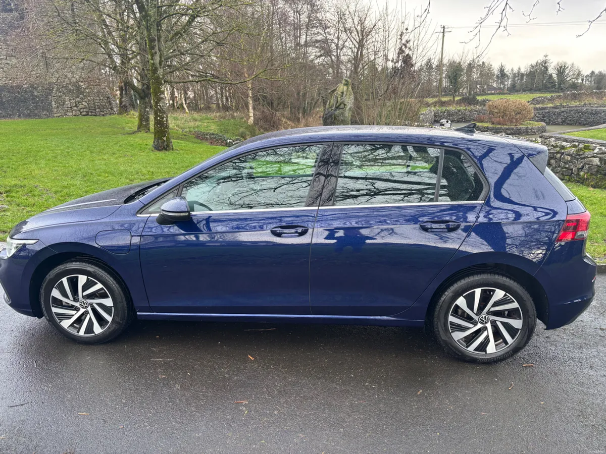 Volkswagen Golf GTE 2023 with good spec - Image 2
