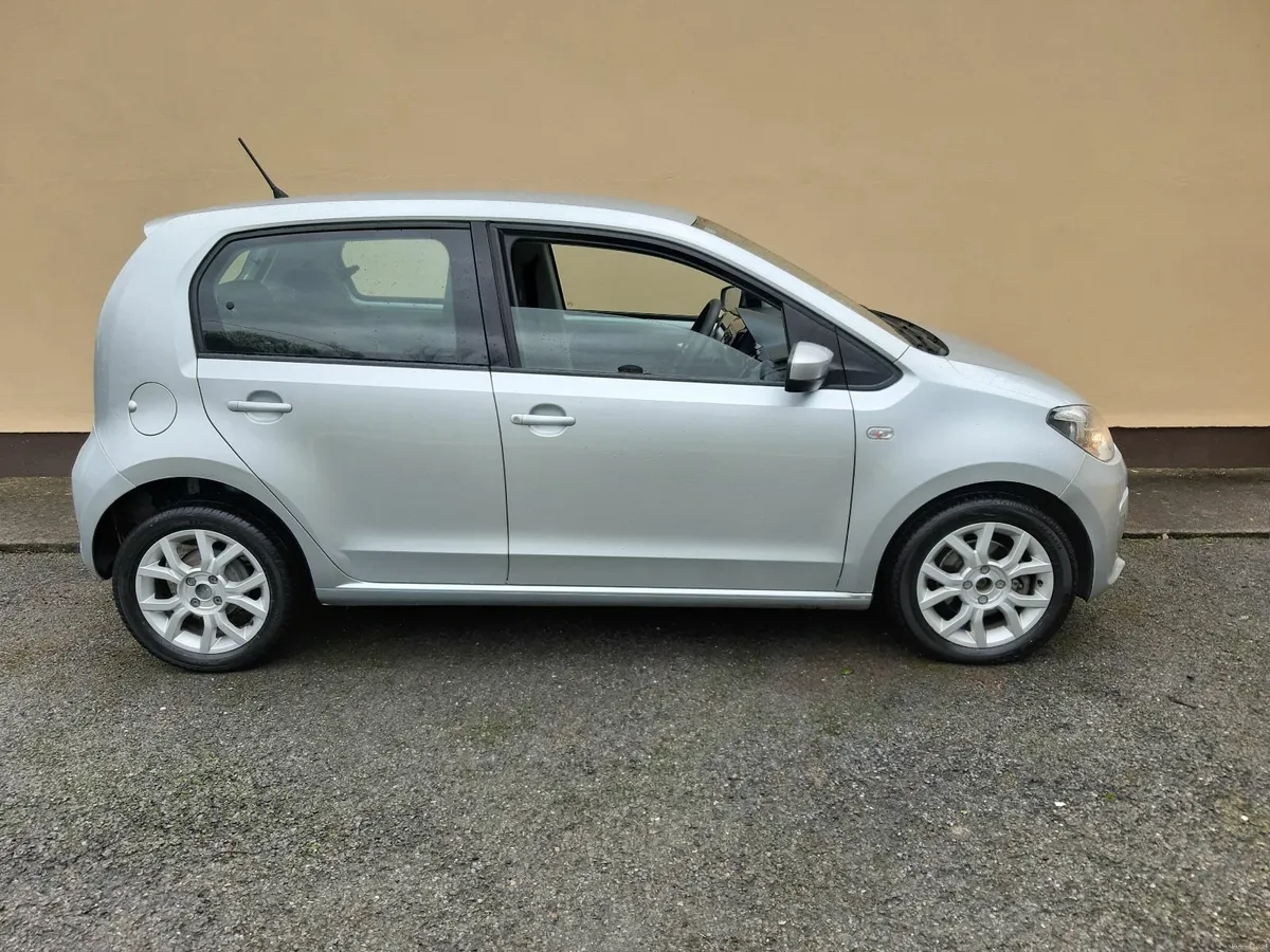 Vw. up! 2015 Nct 06/26Tax 03/26 like new. - Image 1