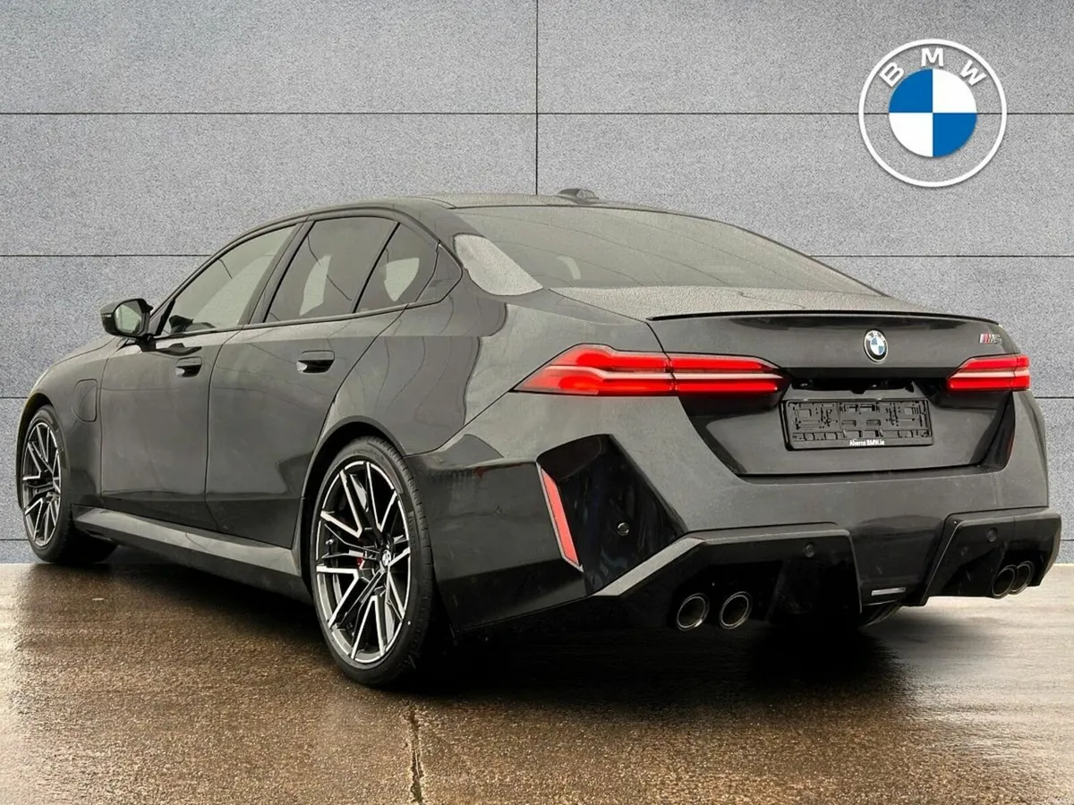 BMW M5 4.4 - Image 3