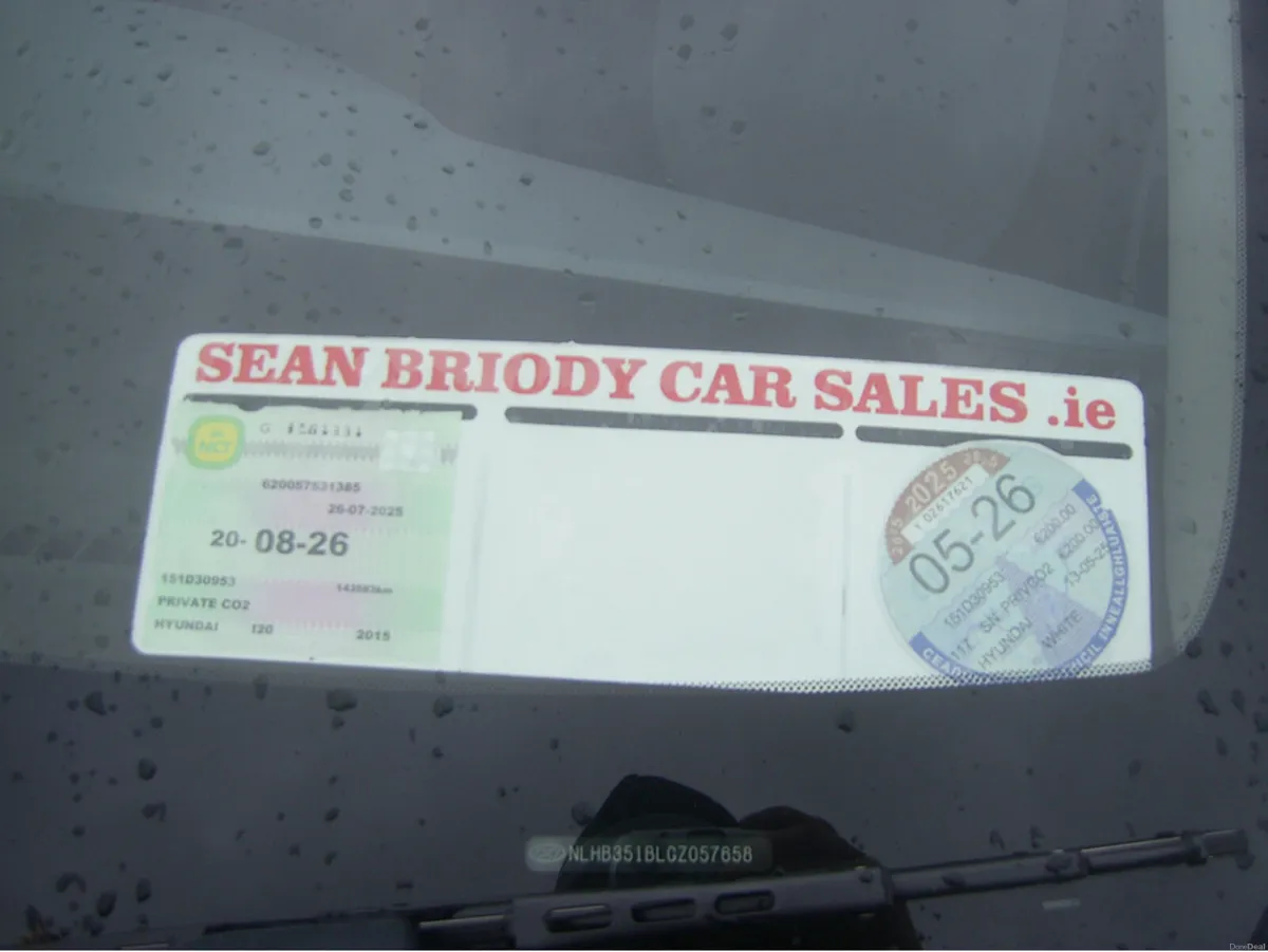Hyundai i20 PETROL DELUXE 5DR - Image 2